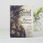 Invitation Ananas Tropical Elegant Beach Sweet 16 Party (Debout devant)
