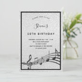 Invitation Anniversaire argent noir notes métalliques (Debout devant)