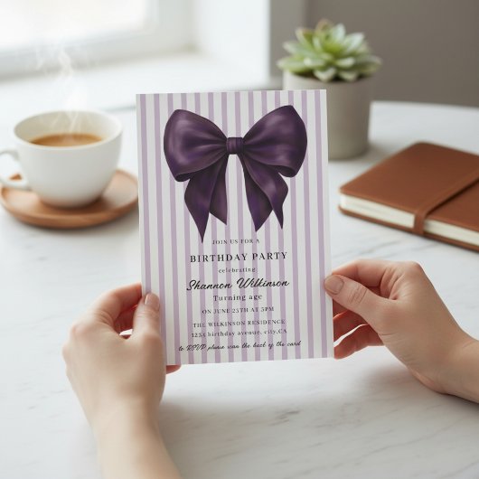 Invitation anniversaire chic à rayures violettes Q