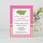 Invitation anniversaire d'alligator rose (Debout devant)