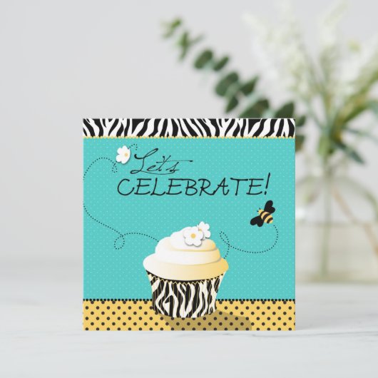 Invitation Anniversaire de Bee et Cupcake (Debout devant)