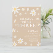 Invitation Anniversaire de enfant beige de marguerite (Debout devant)