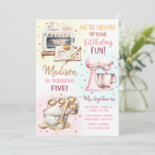 Invitation Anniversaire de la petite pâtisserie (Debout devant)