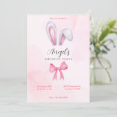 Invitation Anniversaire de lapin arc rose (Debout devant)