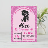 Invitation Anniversaire de poupée rose (Debout devant)