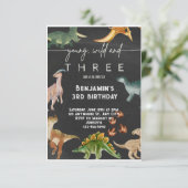 Invitation Anniversaire de Young Wild and Three Dinosaur (Debout devant)