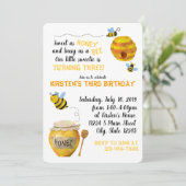 Invitation Anniversaire des abeilles de miel (Debout devant)