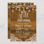 Invitation Anniversaire du Mariage de dentelle Nous faisons t<br><div class="desc">Chaîne Nous faisons toujours Anniversaire carte d'invitation,  carte d'invitation rustique avec arrière - plan rustique et bois. Parfait pour le 20e anniversaire de Mariage,  le 30e anniversaire de Mariage,  le 50e anniversaire de Mariage,  etc. Carte du 40e anniversaire de Mariage,  Nous continuons à Vow anniversaire de renouvellement.</div>