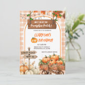 Invitation Anniversaire du patch citrouille de plaid orange (Debout devant)