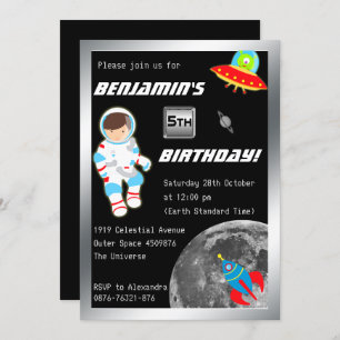Invitation Anniversaire du petit astronaute dans l'espace ext