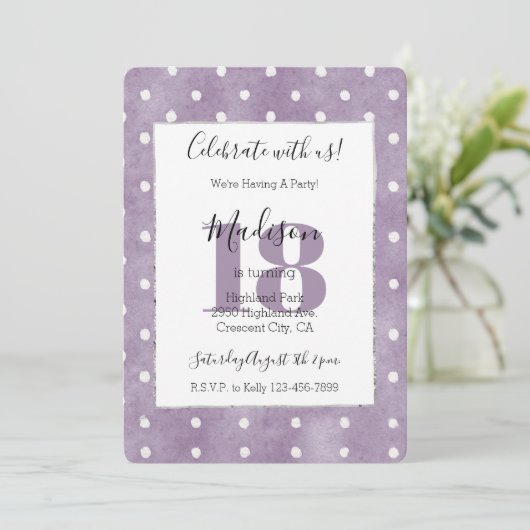 Invitation Anniversaire Féminin Points Blancs Violets (Debout devant)
