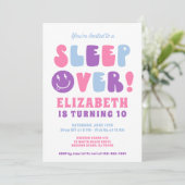 Invitation anniversaire modifiable pour une soirée (Debout devant)