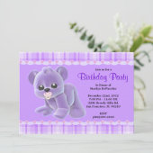 Invitation Anniversaire pourpre d'ours de nounours de peluche (Debout devant)