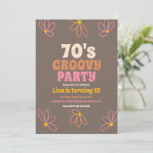Invitation Anniversaire Rétro Daisy Doodle Groovy (Debout devant)