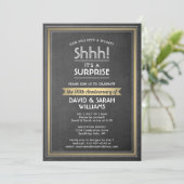 Invitation Anniversaire Surprise Party Black Chalkboard & Gol (Debout devant)