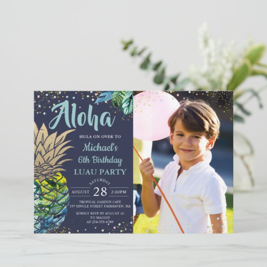 Invitation Anniversaire Tropical Pineappal Navy Blue Luau Pho (Debout devant)