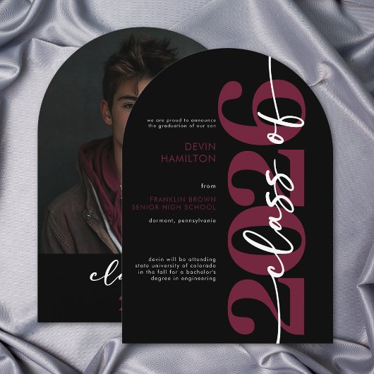 Invitation Annonce de diplôme Arch avec typographie bourguign