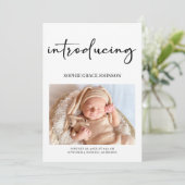 Invitation Annonce de naissance bébé écriture simple moderne (Debout devant)