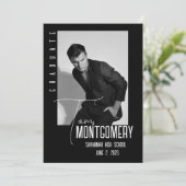 Invitation Annonce de remise de diplôme avec photo noire simp (Debout devant)