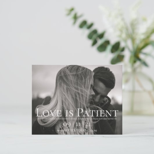 Invitation Annonce de report de mariage avec photo personnali (Debout devant)