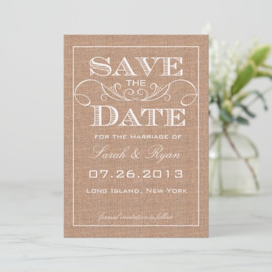 Invitation Annonce de Save the Date avec Impression de Burlap (Debout devant)