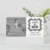 Invitation Annonces de sauvegarde de date {Chevron argent} (Debout devant)