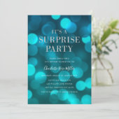 Invitation Aqua Blue Bokeh C'est un anniversaire de fête surp (Debout devant)