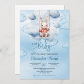 Invitation Aquarelle bleu bébé lapin sur balançoire dans le c (Devant / Derrière)