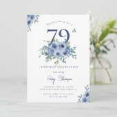 Invitation Aquarelle Bleu Dusty Floral 79e Anniversaire Chic (Debout devant)