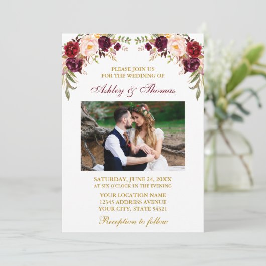 Invitation Aquarelle Bourgogne Floral Photo Mariage or (Debout devant)