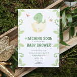 Invitation Aquarelle Cute Dinosaur Hatching Bientôt Baby show<br><div class="desc">Bienvenue à vos invités à votre occasion spéciale avec cette invitation de Baby shower d'Aquarelle Cute Dinosaur amusante et unique. Cette adorable carte sera un succès ! Doté d'un bébé dinosaure vert qui coule de son oeuf, entouré de feuilles luxuriants de la jungle, et de la légende "éclosion prochaine". Cet...</div>