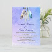 Invitation Aquarelle plumes sur bleu violet Mariage (Debout devant)