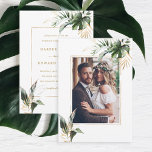 Invitation Aquarelle Tropicale Feuille Mariage d'or Photo<br><div class="desc">Cette carte d'invitation photo mariage présente un feuillage tropical vert aquarelle, des feuilles de monstère, des feuilles de palmiers, des feuilles de bananes et des accents feuille faux or avec un motif tropical à l'arrière. Il est parfait pour une plage ou un mariage de destination. >>> Découvrez l'ensemble de la...</div>