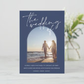 Invitation Arc bleu de la marine moderne Mariage photo initia (Debout devant)
