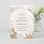 Invitation Arc de fleurs sauvages jaunes élégantes de Pâques (Debout devant)