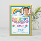 Invitation Arc en ciel l'invitation photo de votre enfant (Debout devant)