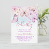 Invitation Arc-en-ciel rose violet papillon fille 1er anniver (Debout devant)