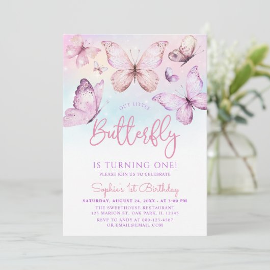 Invitation Arc-en-ciel rose violet papillon fille 1er anniver (Debout devant)