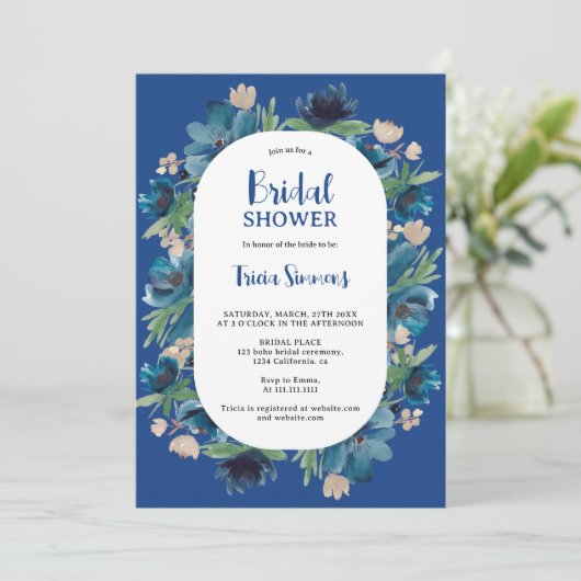 Invitation Arc floral bleu Boho moderne douche nuptiale (Debout devant)