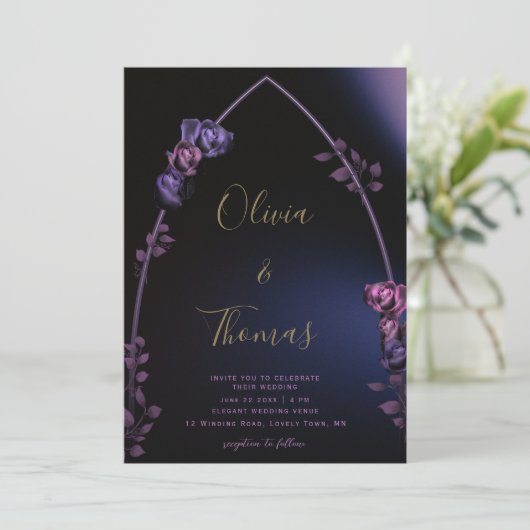 Invitation Arc gothique Moody Rose violet Mariage de script o (Debout devant)