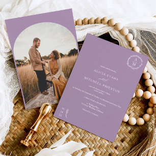 Invitation Arc mariage classique à monogramme violet fleuri