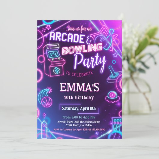 Invitation Arcade Bowling Neon fête d'anniversaire (Debout devant)