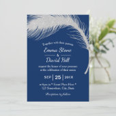 Invitation Argent Peacock Feather Marine Mariage bleu (Debout devant)