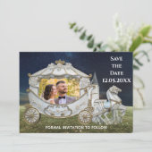 Invitation Arrivée au Château - Save The Date Photo (Debout devant)