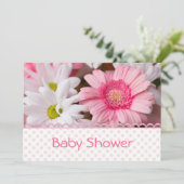 Invitation assez rose de baby shower de marguerite (Debout devant)