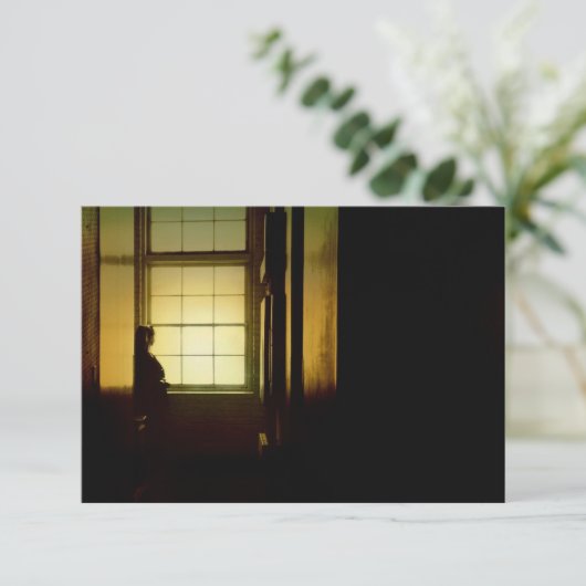 Invitation attention (Debout devant)