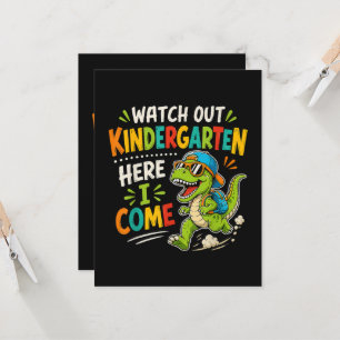 Invitation Attention maternelle j'arrive Dino