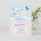 invitation au baby shower, c'est une fille (Debout devant)