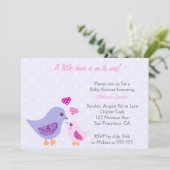 Invitation au Baby shower d'oiseaux rose et pourpr (Debout devant)