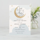 Invitation Au-dessus de la lune pour deux Baby shower jumeaux (Debout devant)